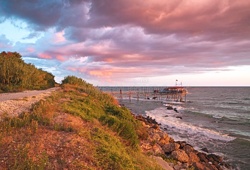 在海的Trabocco.